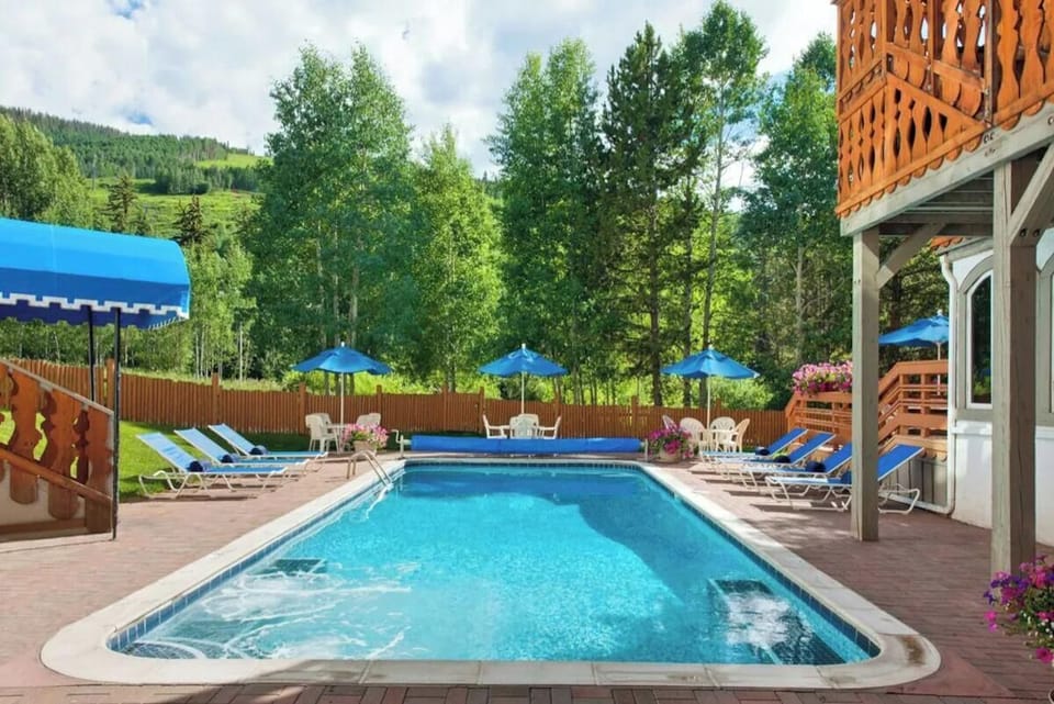 Pool access at Christiania Lodge