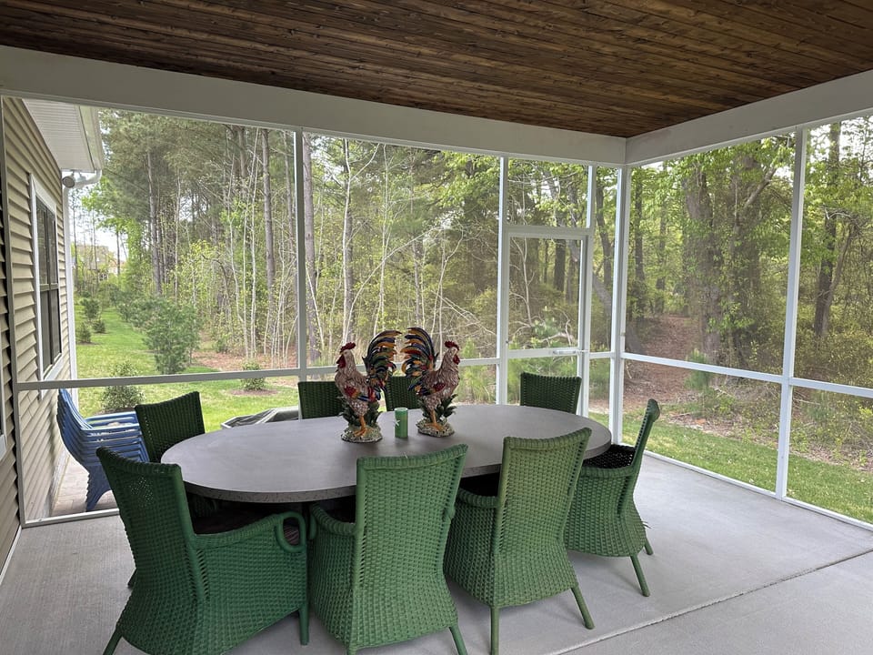 Outdoor dining