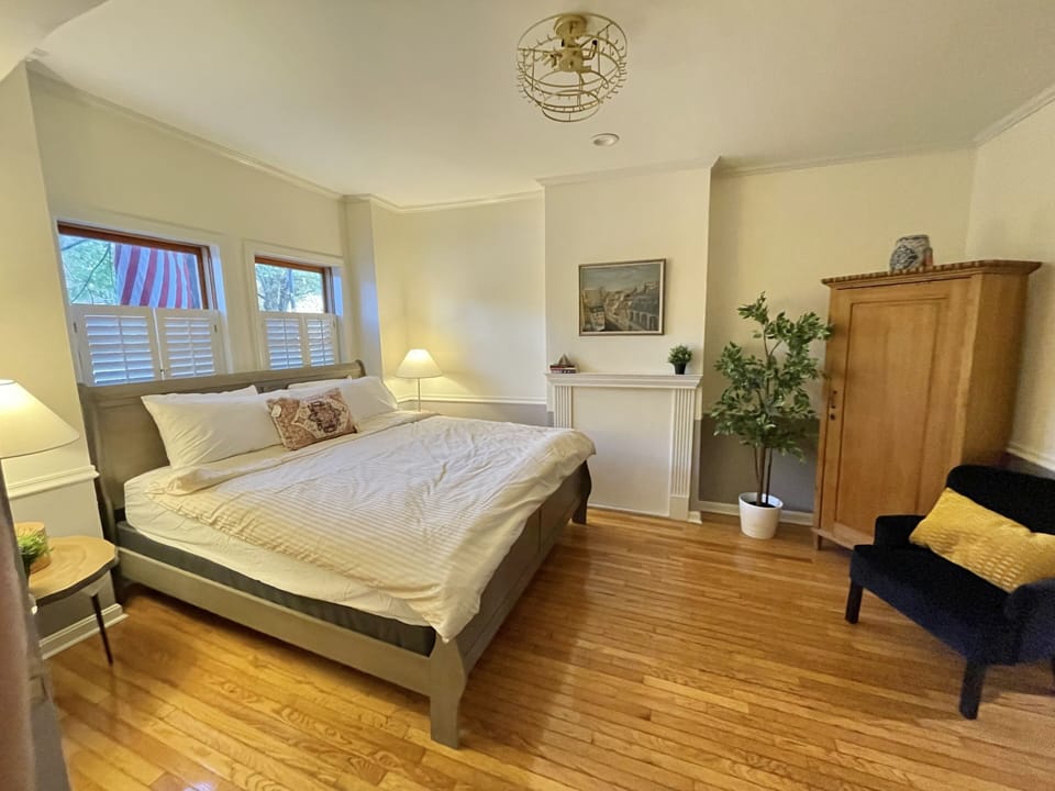 Lower King Bedroom
