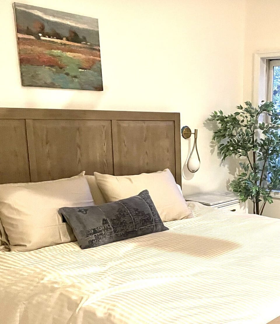 Master King Bed