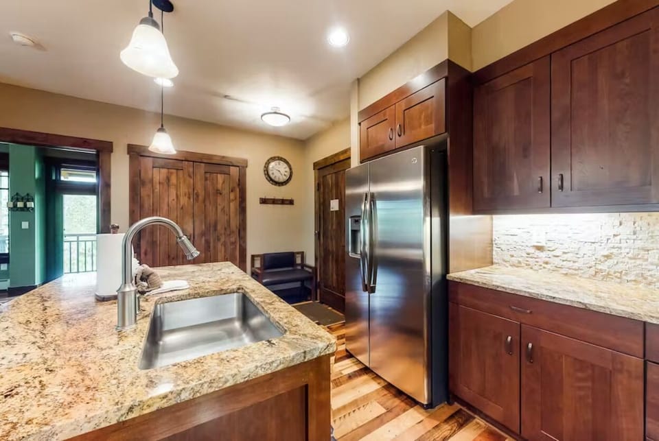 Lots of counter space to cook