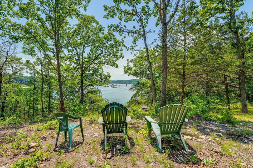 Shell Knob Vacation Rental | 1,620 Sq Ft | 3BR | 2BA | Stairs Required