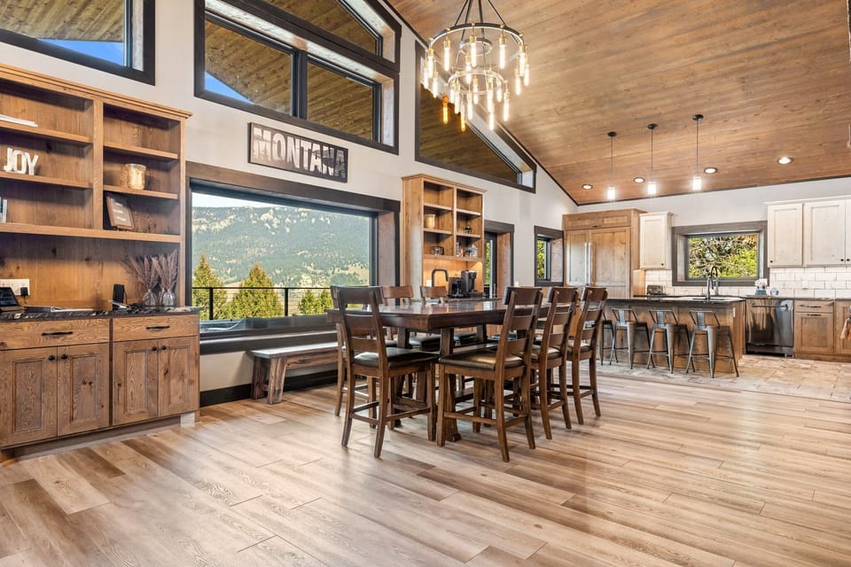 Great room with unbeatable light | Upper Level