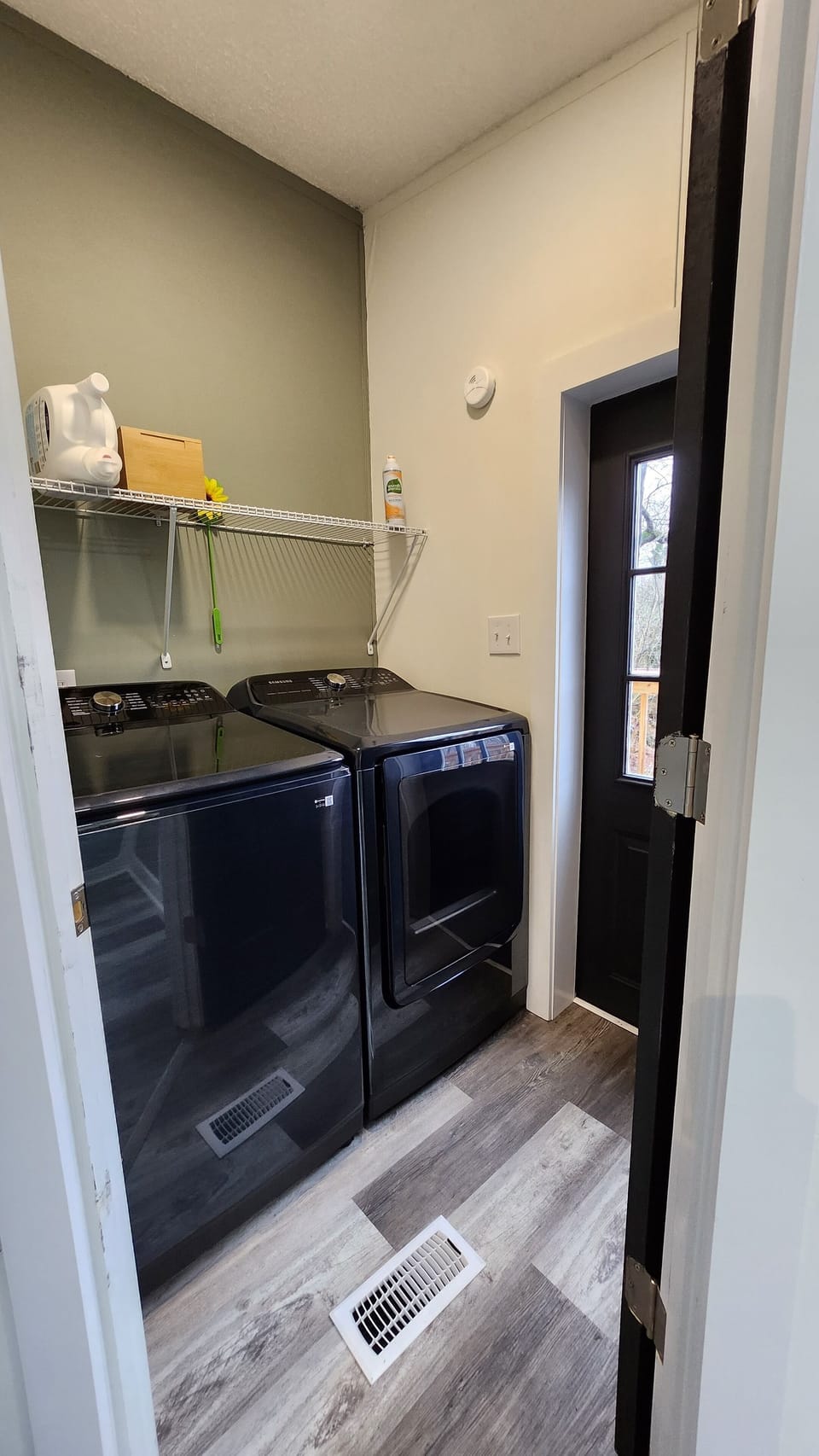 Laundry room with Smart washer and dryer