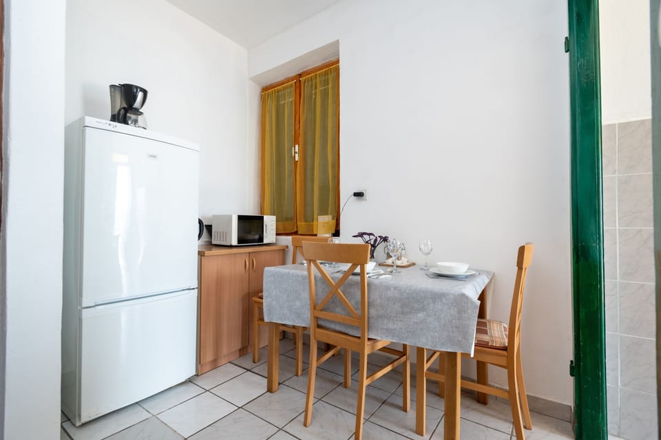 Dining room 1