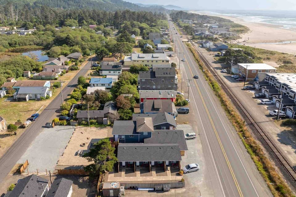 "We had a wonderful stay. The place had everything we needed, and it was a perfect location with a short walk across the street to beach access" - Kai