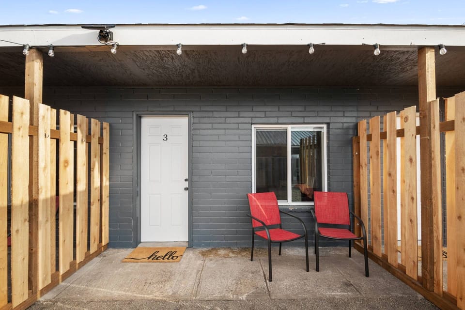 "Had a great stay, a convenient location close to beach access with nice amenities." - Sergio