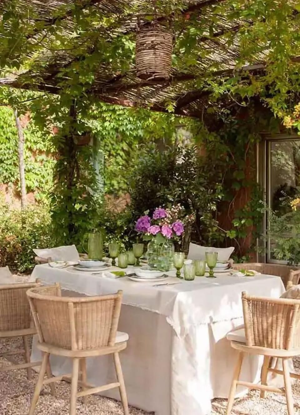 Outdoor dining