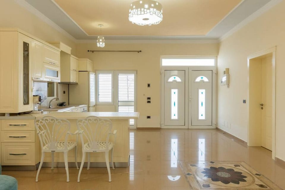 Fully-equipped kitchen