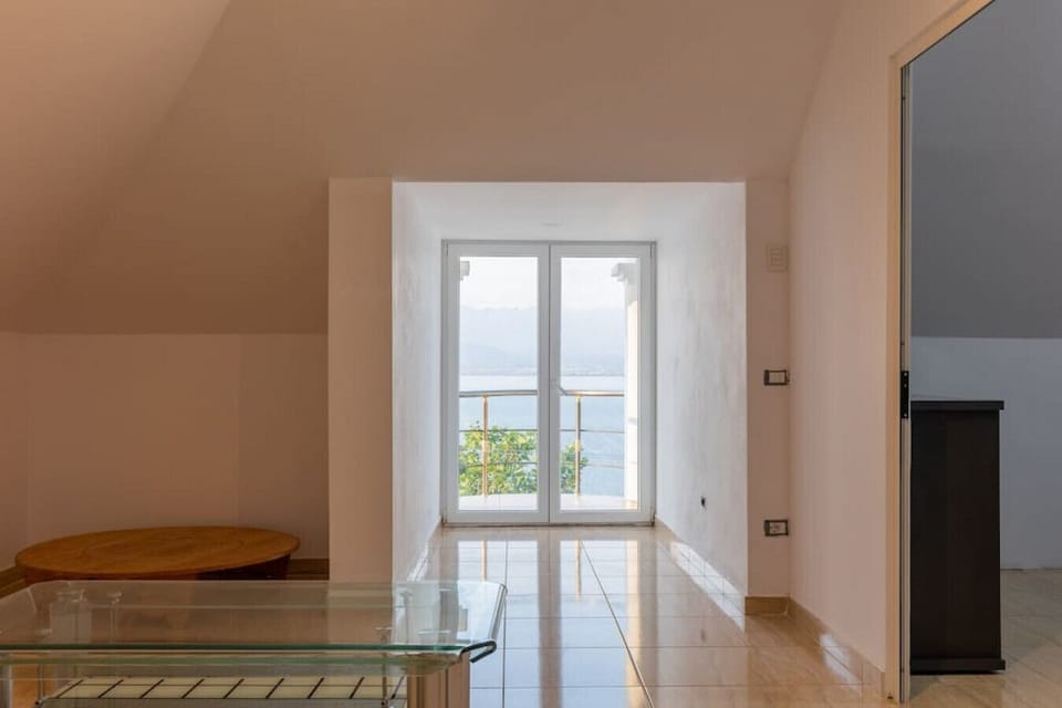 Living room (First floor)