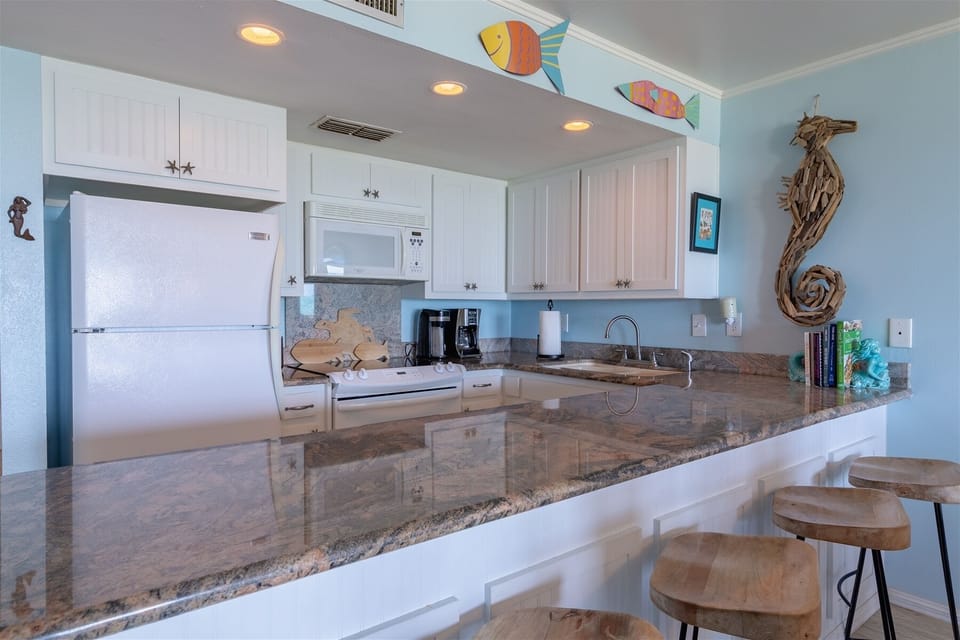 Seating for 10 counter stools and dining table
