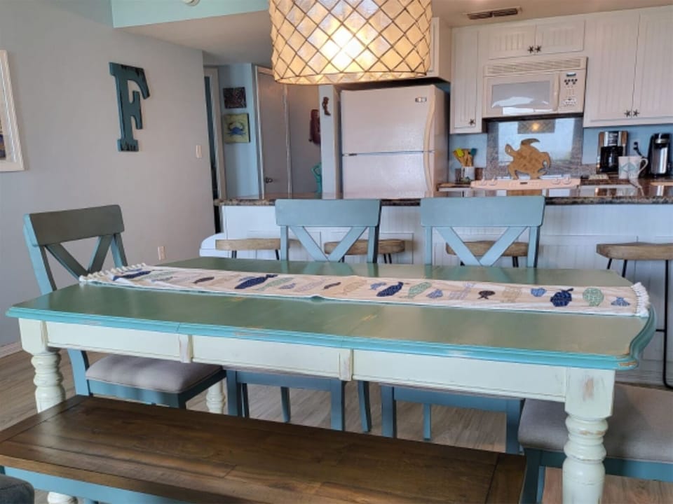 Seating for 10