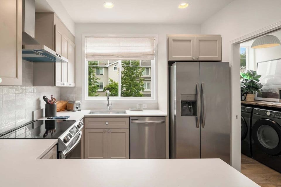 Newly Fully remodeled Kitchen.
