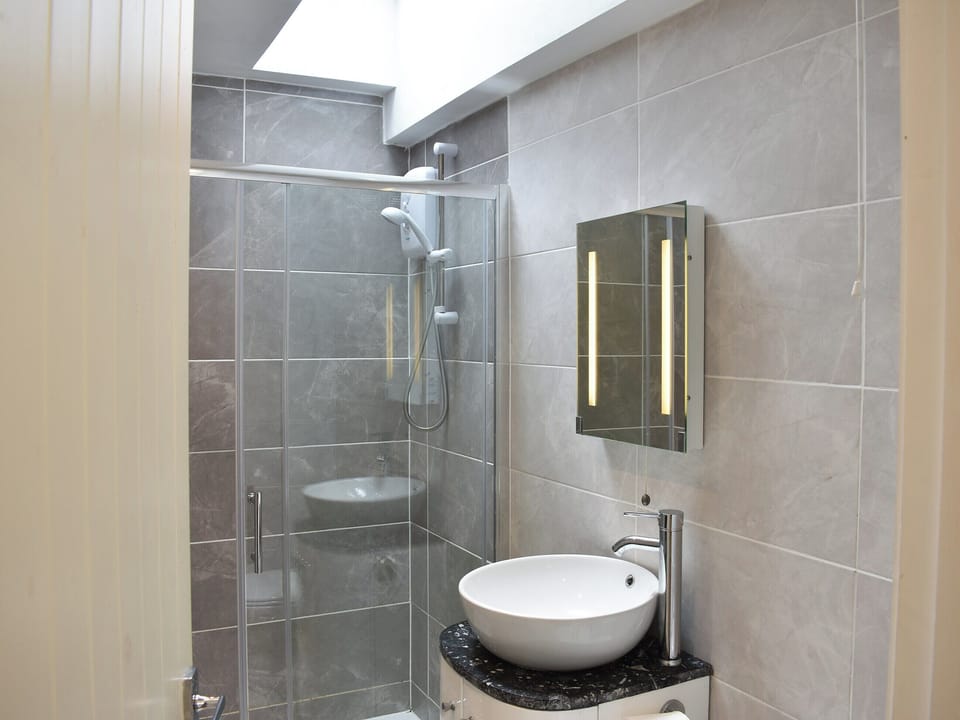 Bathroom | Teddys Cottage - Causey Arch Cottages, Beamish