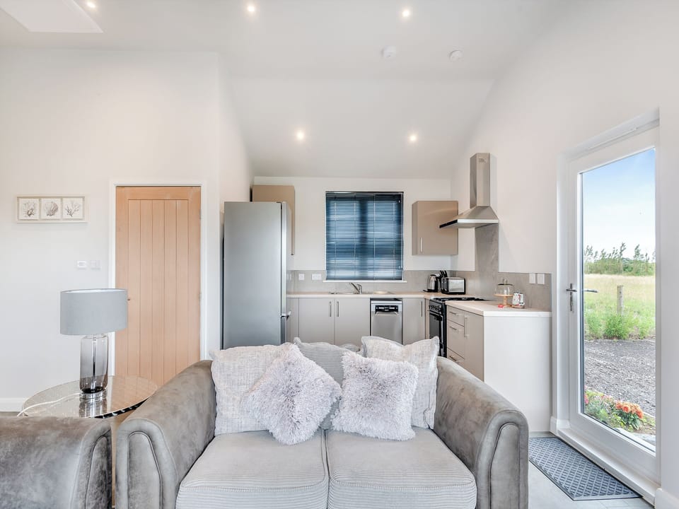 Living area | Lodge 1 - Fieldview Fishery, Saltfleetby