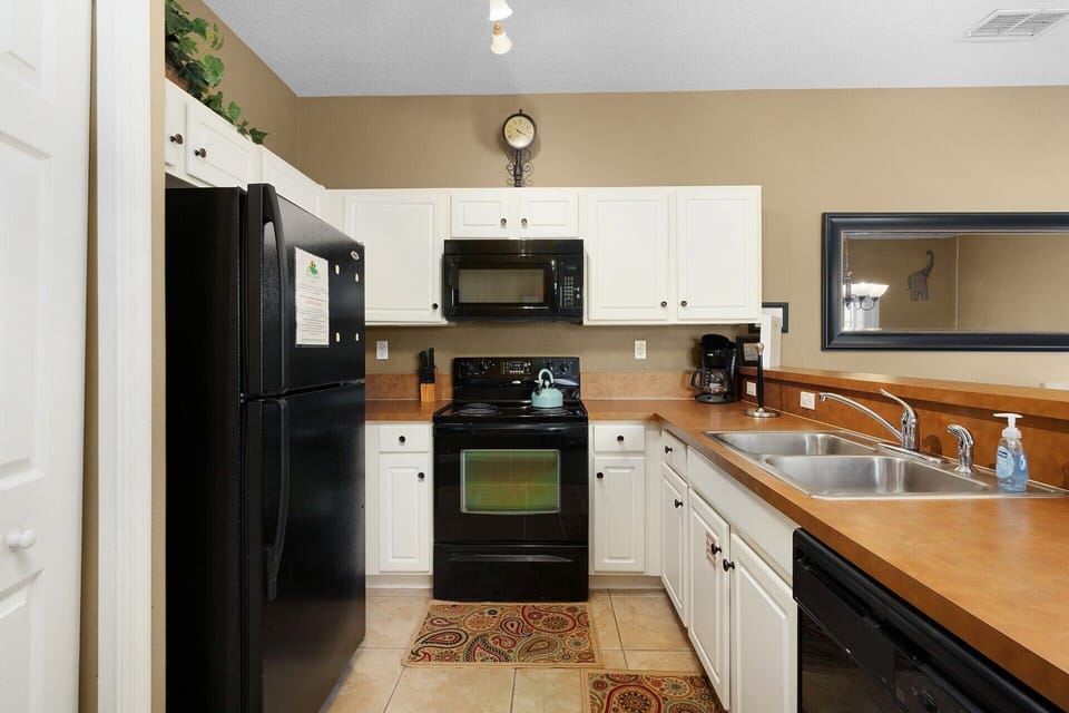 Kitchen appliances - Disney Trail