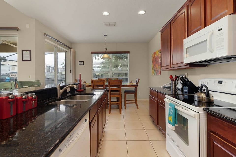Fully equipped kitchen area - Citrus and Sage