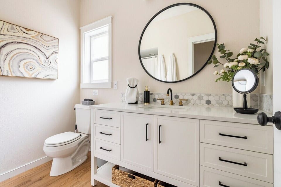 Clean and spacious bathroom