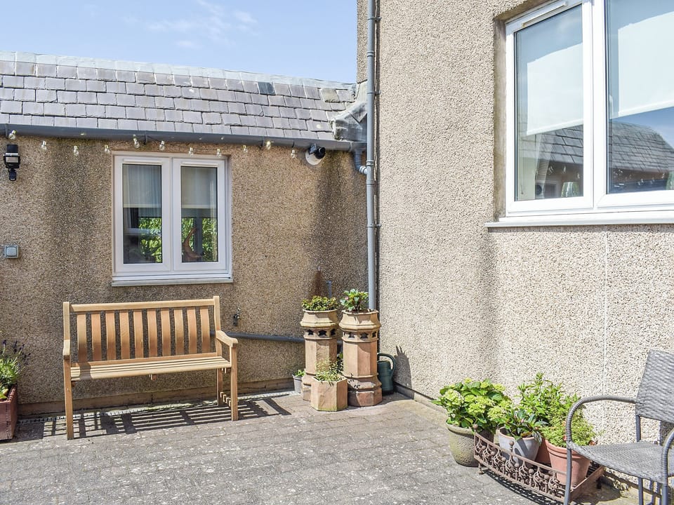Sitting-out-area | Sorbie Villa, Ardrossan, near Ayr