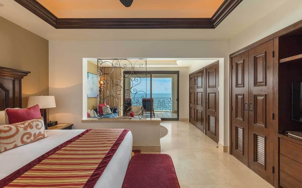 King Bed with balcony 