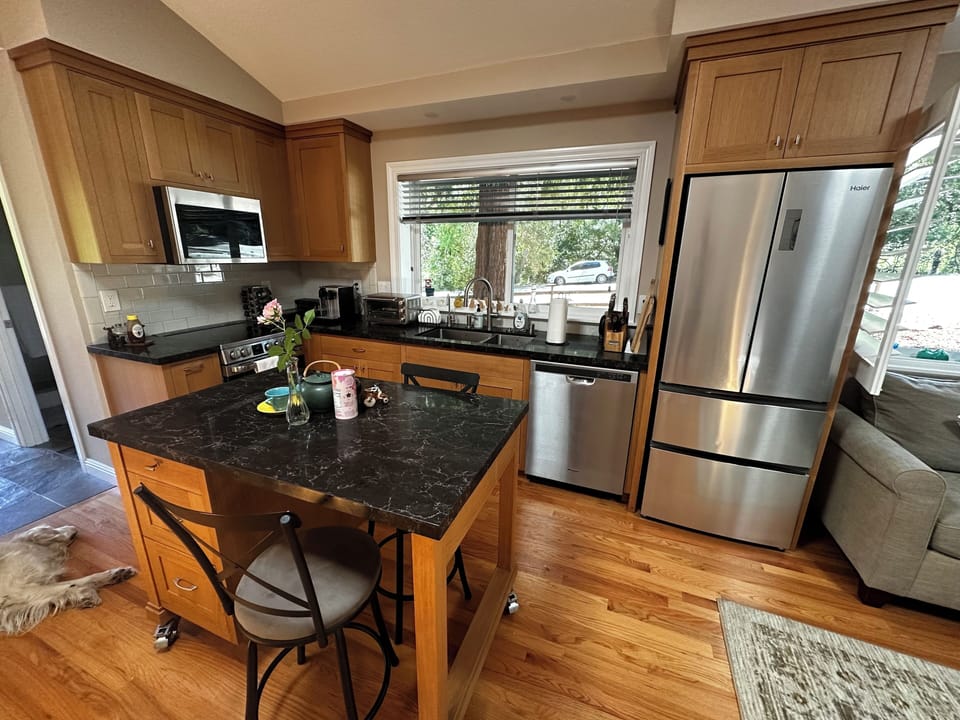 Full kitchen