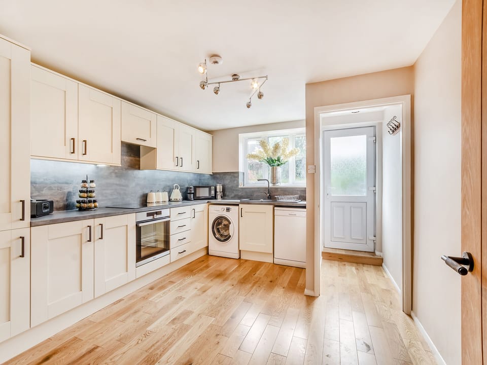 Kitchen | Wheelwright&rsquo;s Cottage, Rodsley, near Ashbourne