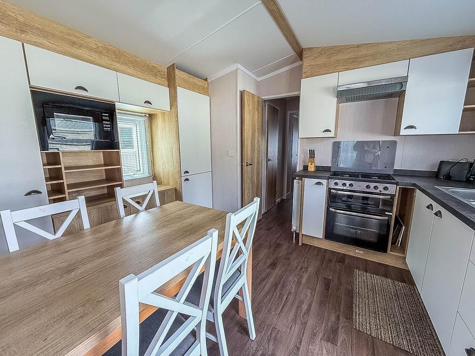Spacious kitchen that allows the whole family to prepare and share meals together