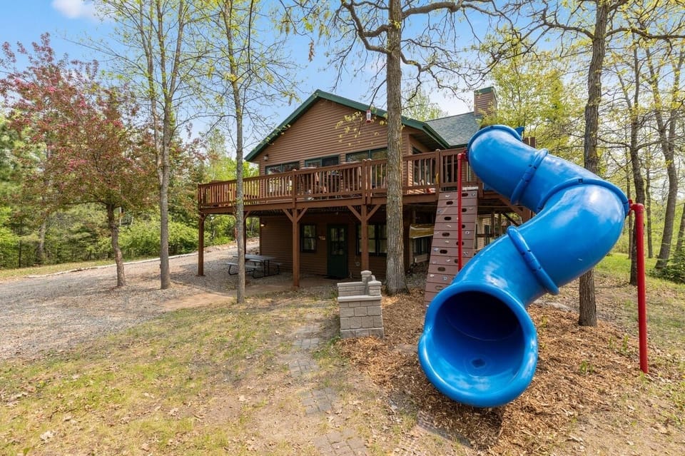 Island Lake main home view