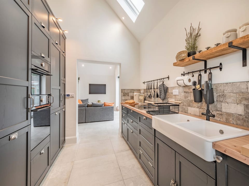 Kitchen | Ysgubor Caemai, Wrexham