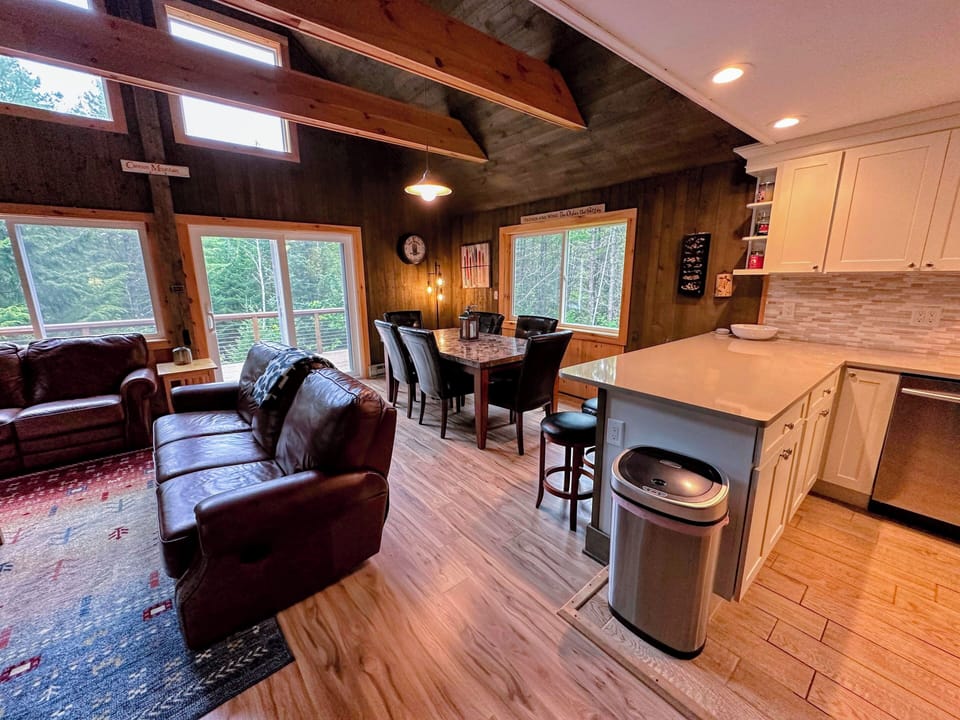 Upper level dining area and kitchen