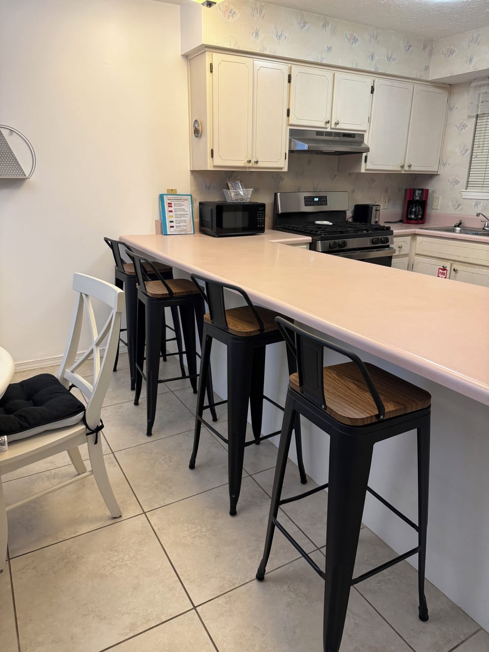Dining/kitchen area
