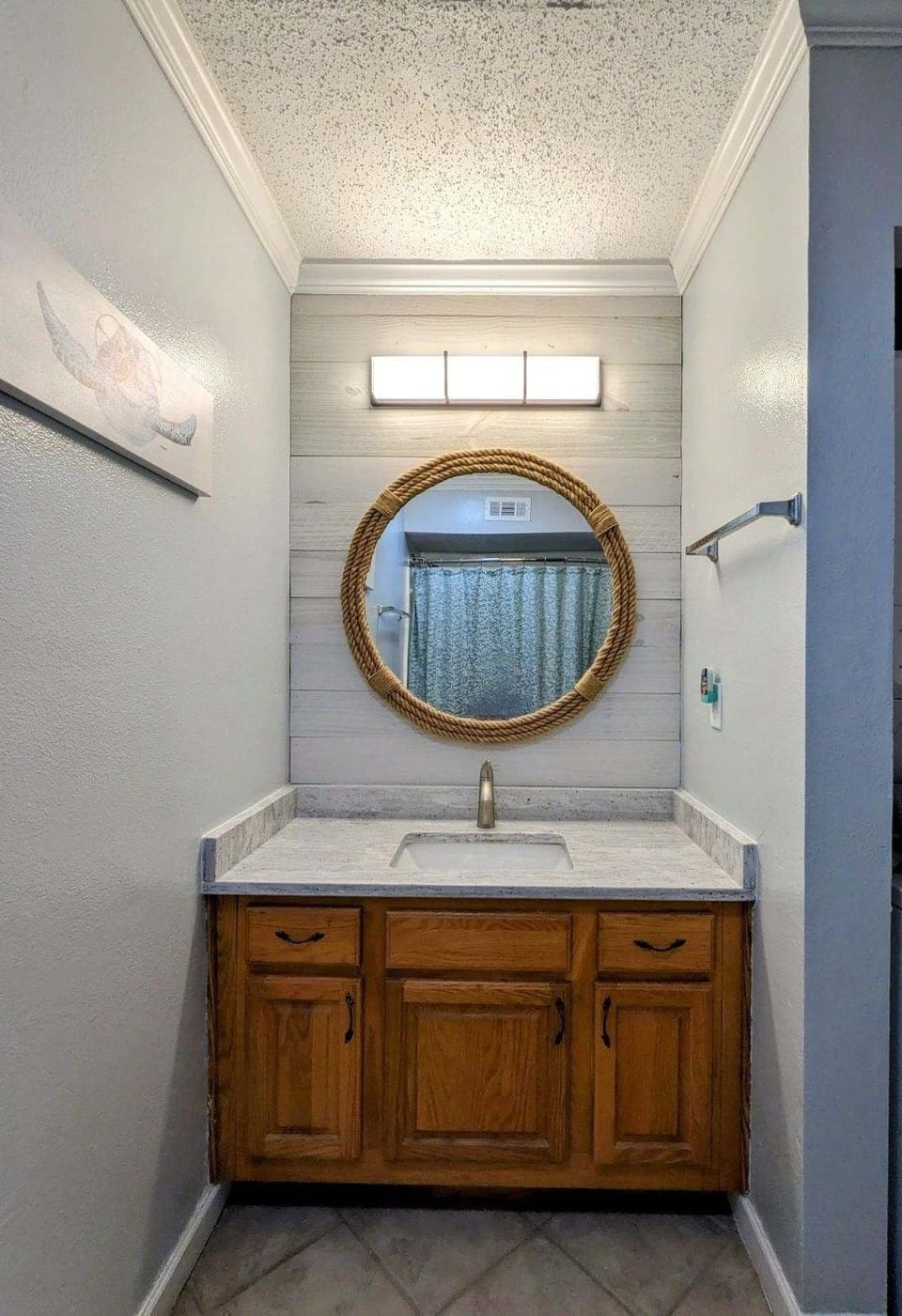 Bathroom 2 - Tub / Shower