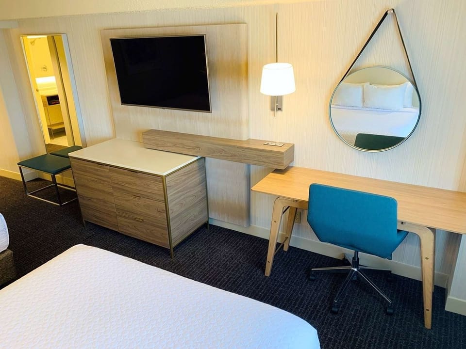 Settle in at the desk and stay productive in comfort.