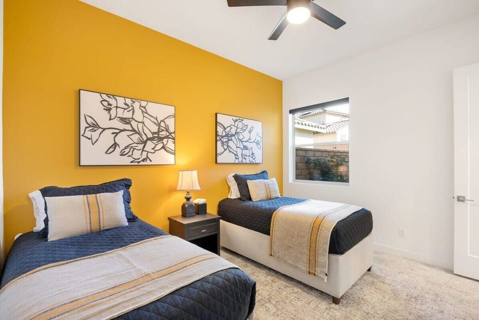 Bedroom 3 has a 2 single beds.