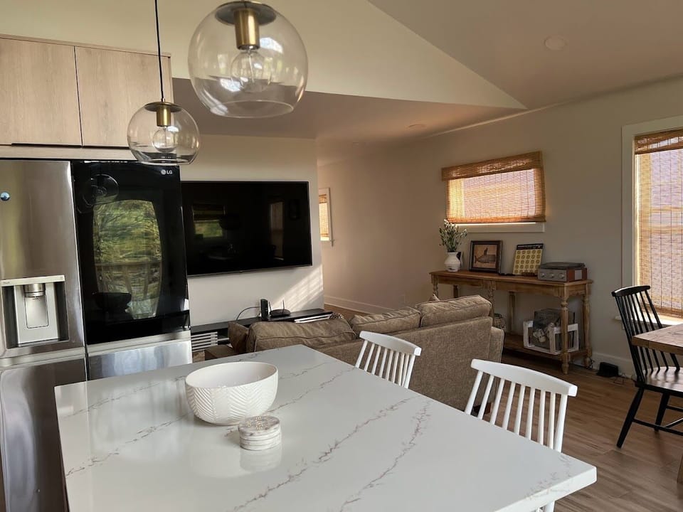 Kitchen/living room/dining area (1)