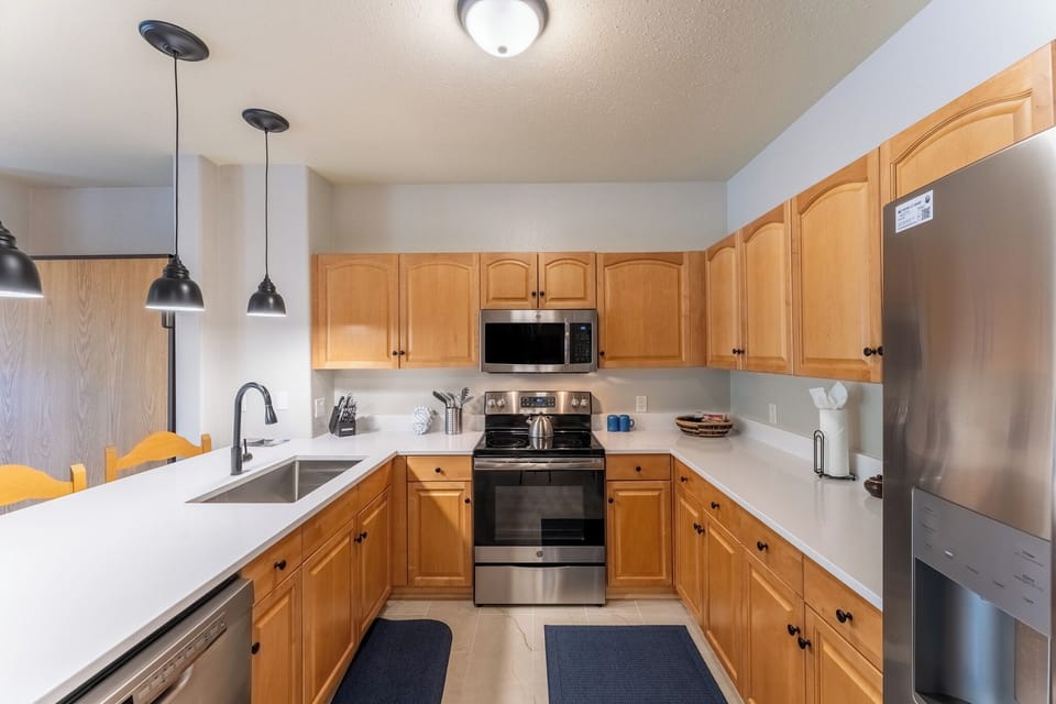 Full-size updated kitchen.