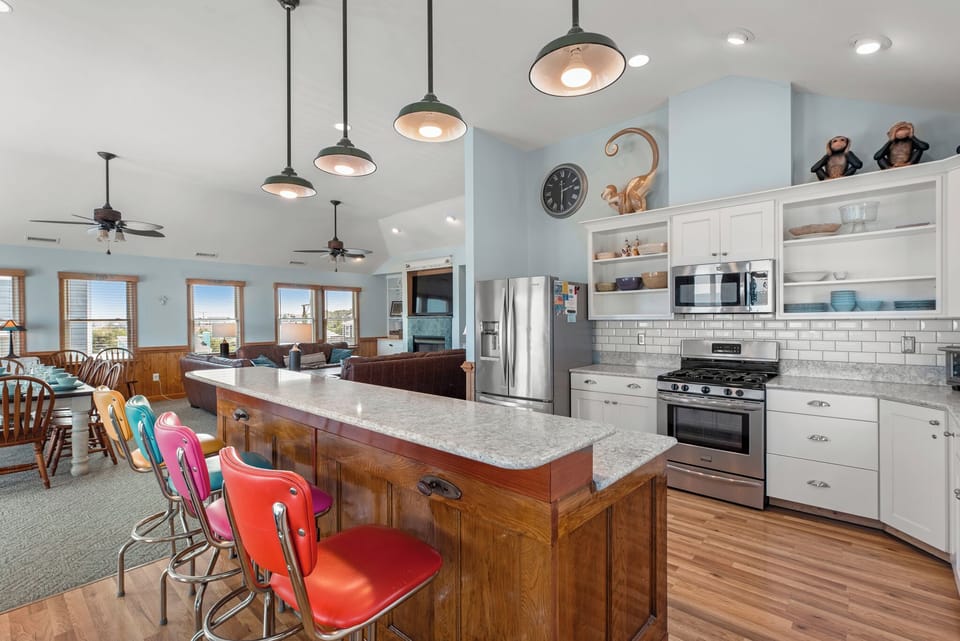 SN0213: Surf Monkey | Top Level Kitchen