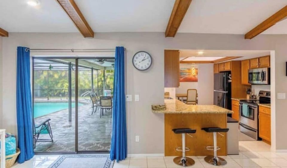 Kitchen/Lanai