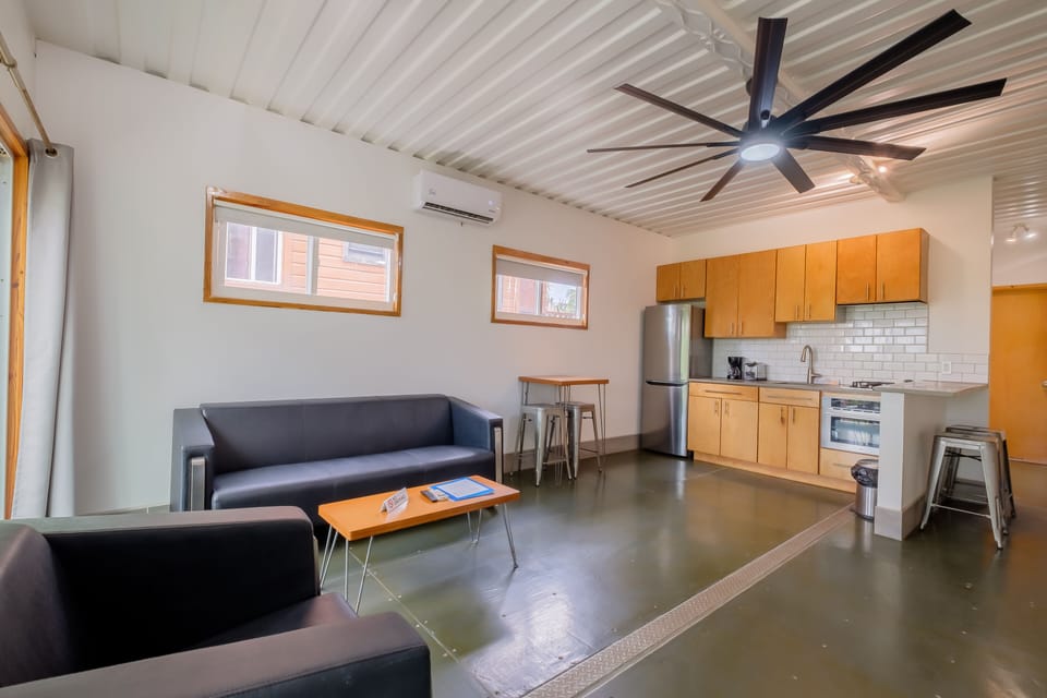 Living Room and Kitchen (3)