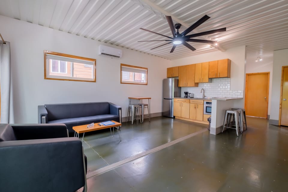 Living Room and Kitchen (2)