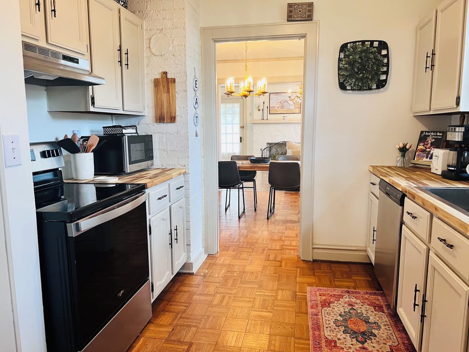 Large Kitchen 