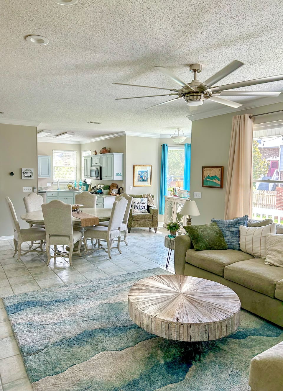 Wide open floorplan!