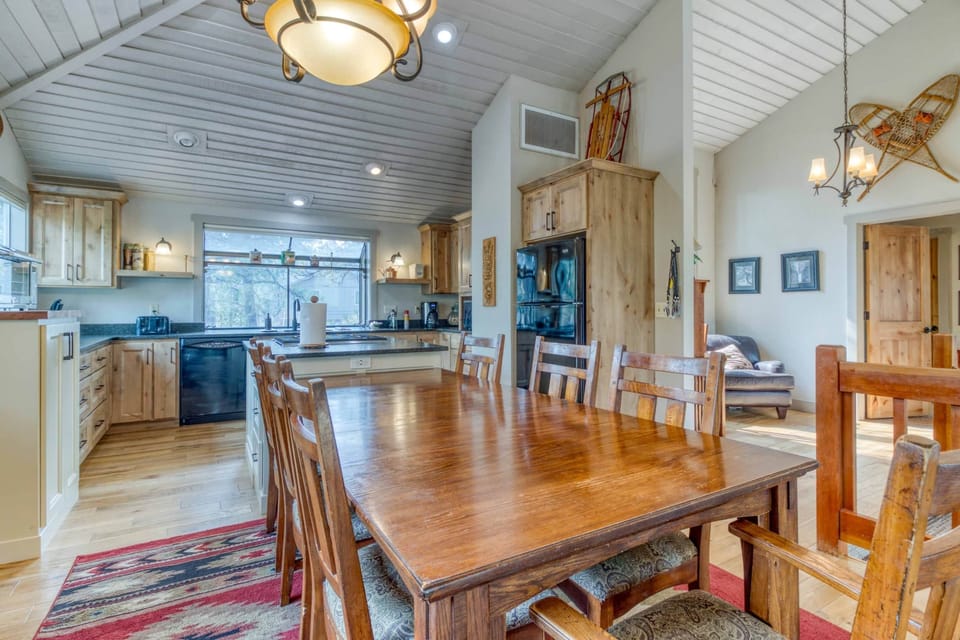 Diningroom Table