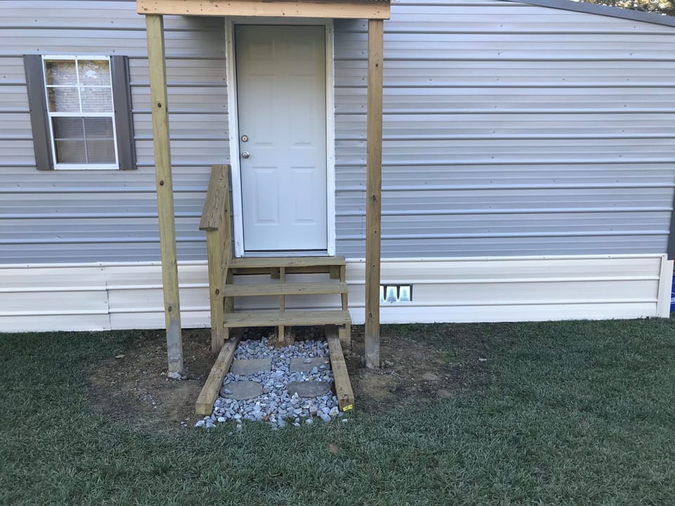 Family friendly, quiet neighborhood, 7 minutes from town. 20 minutes from Casino Cottage in Mississippi
