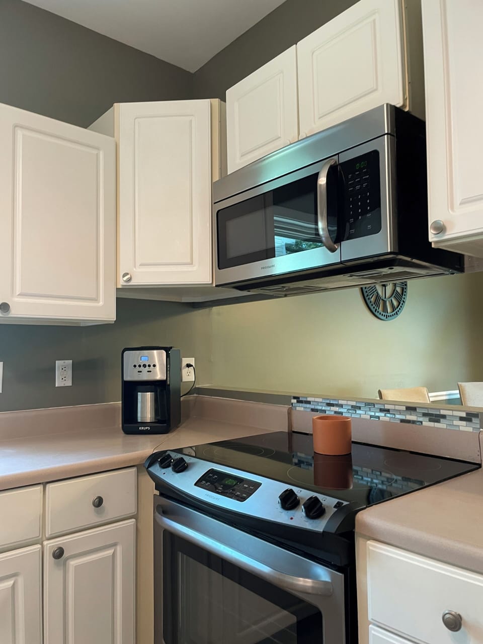 Kitchen with all the necessities!