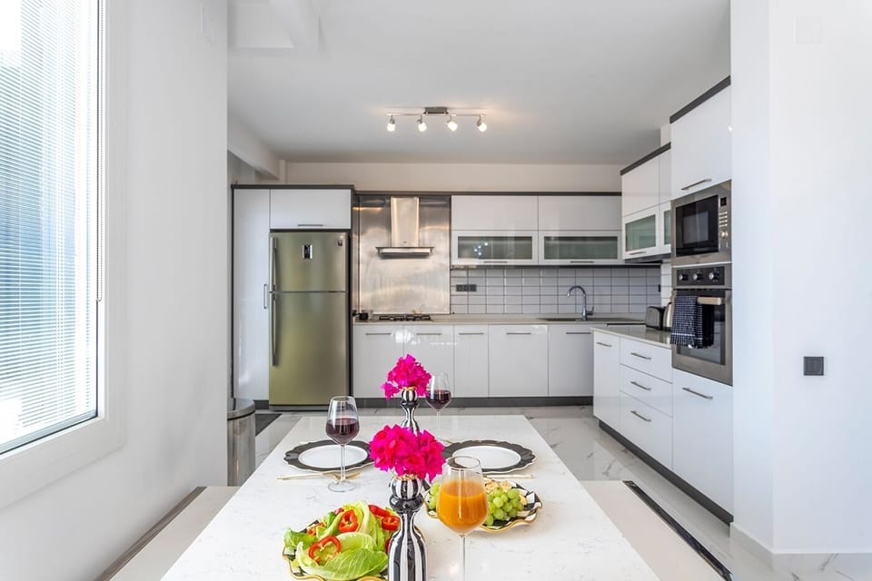 Open plan fully fitted kitchen