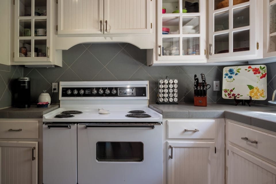 Electric range and oven