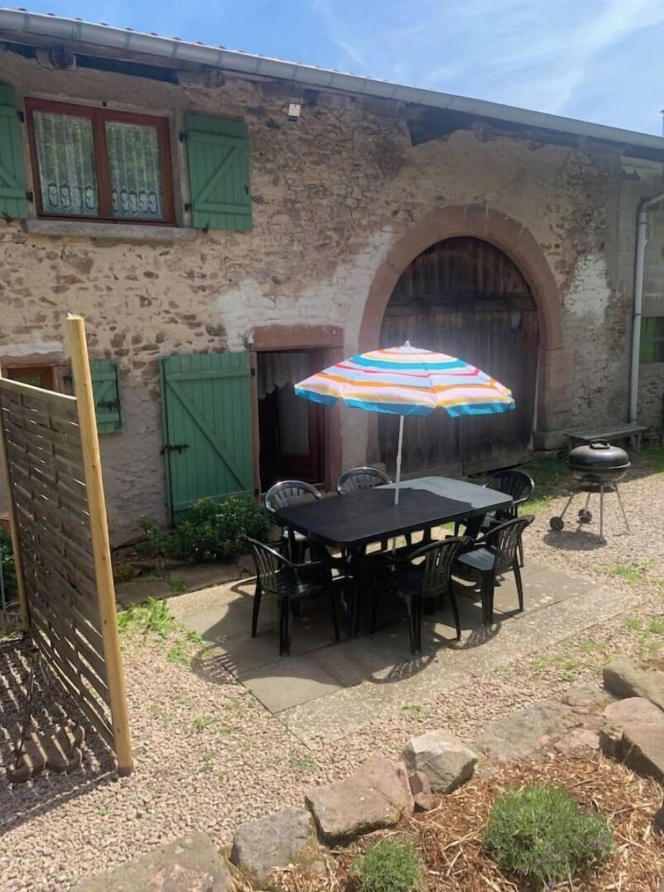 Outdoor dining