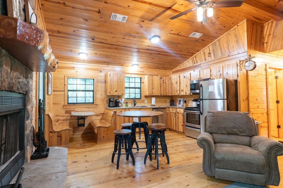 Several seating options to accommodate a variety of guest counts.