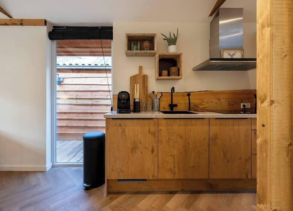 kitchen (1)